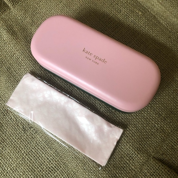kate spade Accessories - Kate Spade NEW! Extra Large Pink💗 & Green💚 Eyewear Case with Pink Lens Cloth